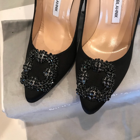 NEW • Manolo Blahnik • Satin Hangisi Pumps Crystal - Picture 7 of 8